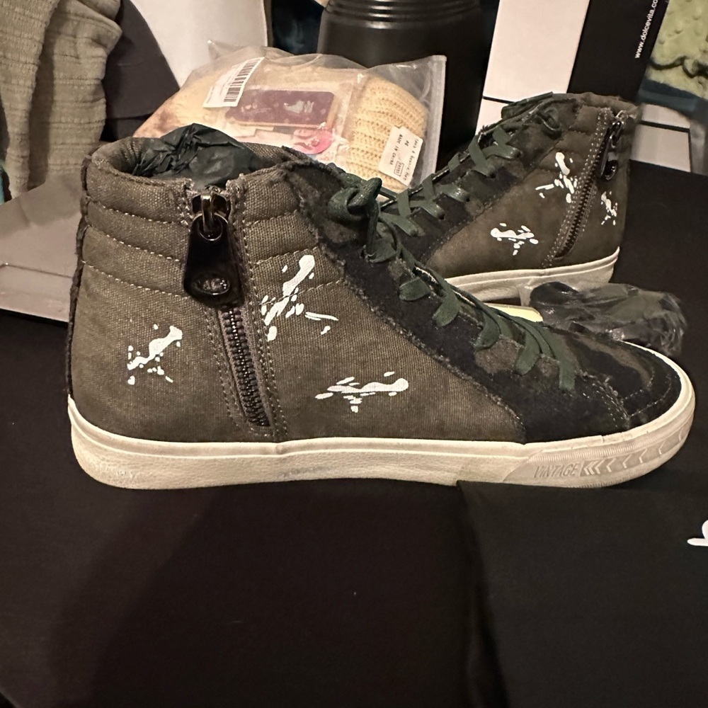 Vintage Havana Green and Camo High-Top Sneakers - Picture 5 of 8